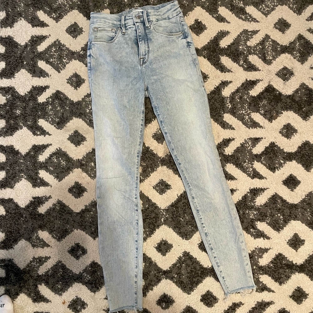 Good American good waist jeans… worn few times great condition 0/25